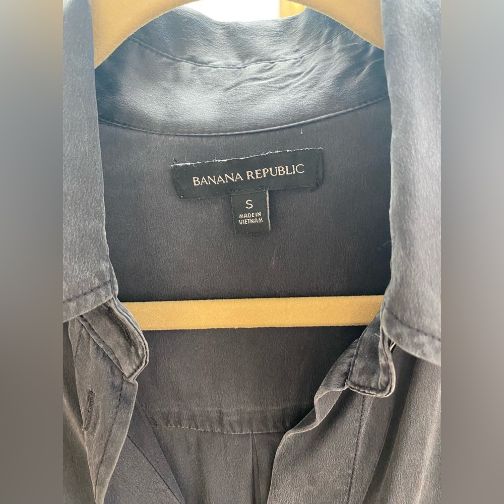 Banana Republic Charcoal Button-Up Shirt - Picture 2 of 5